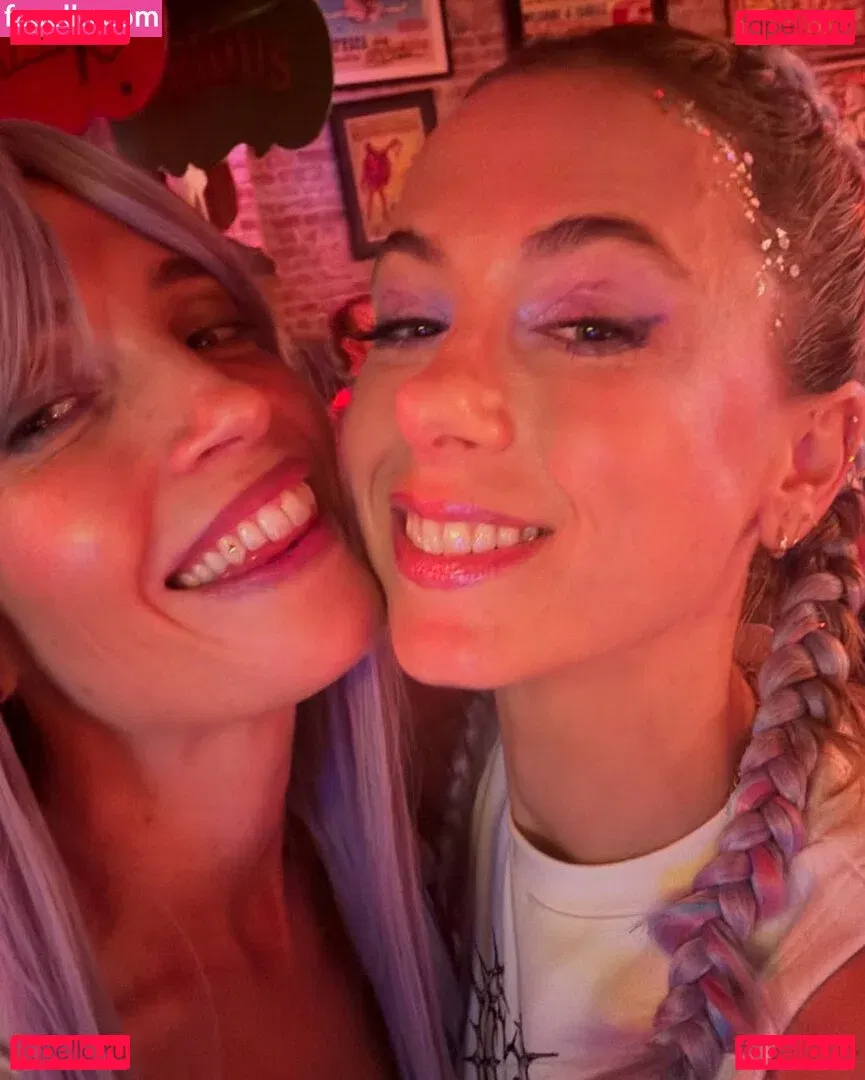 Iliza Shlesinger Onlyfans Photo Gallery 