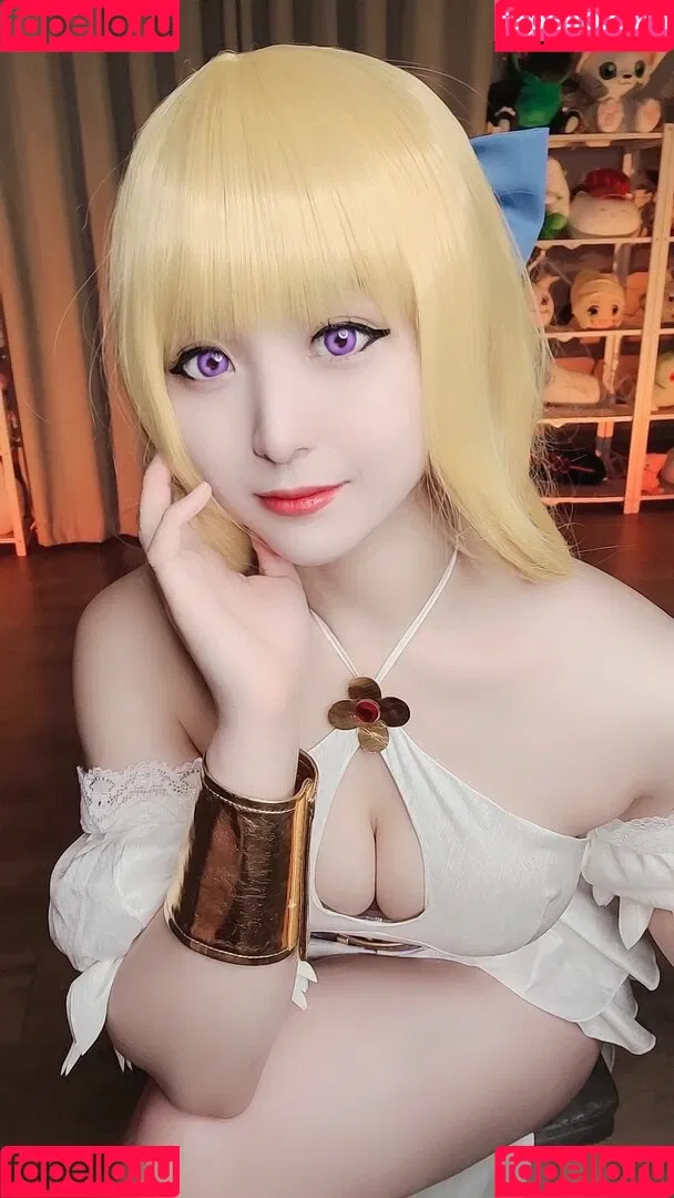 Lewd Cosplayer Onlyfans Photo Gallery 
