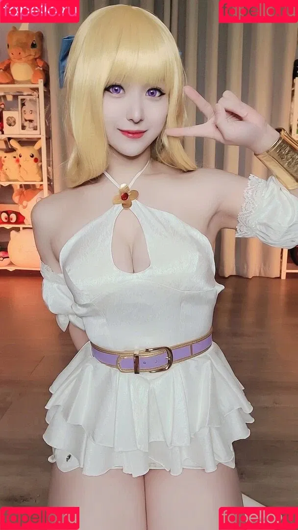 Lewd Cosplayer Onlyfans Photo Gallery 