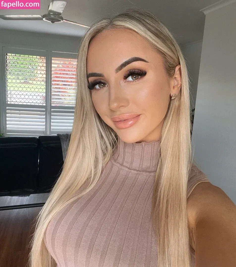 Taylah Small Onlyfans Photo Gallery 