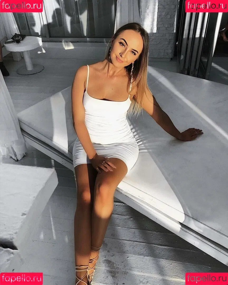 Taylah Small Onlyfans Photo Gallery 