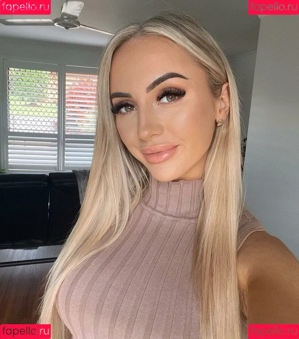 Taylah Small Onlyfans Photo Gallery 