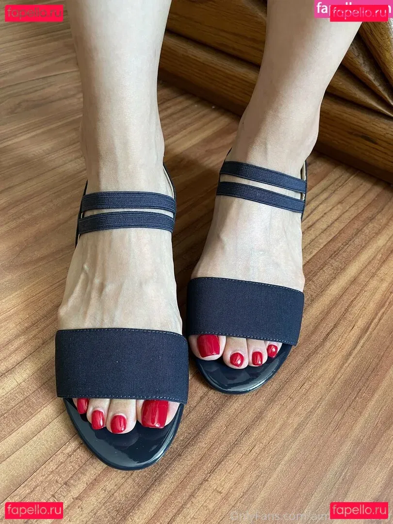 aimeechuasmr Onlyfans Photo Gallery 