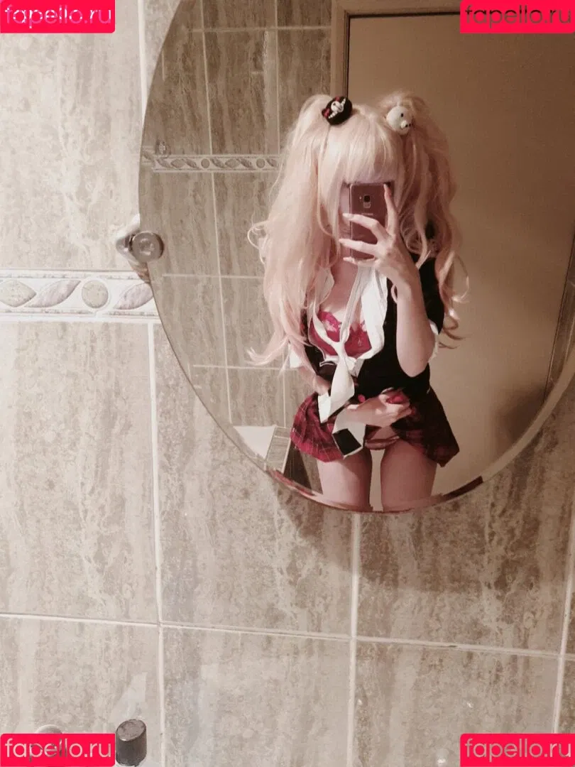 x.meki Onlyfans Photo Gallery 