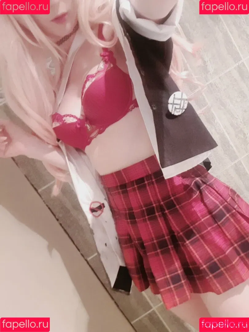x.meki Onlyfans Photo Gallery 