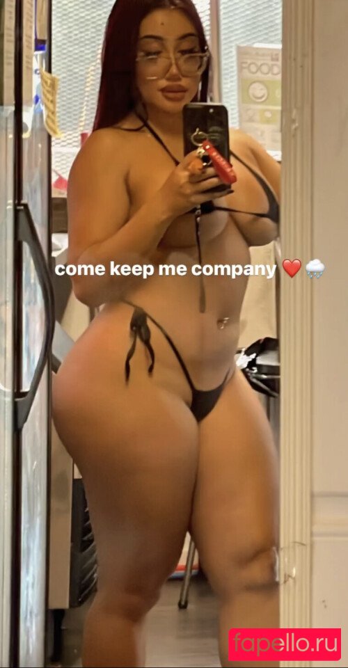 Beamer Babe Nude Onlyfans Photo 40