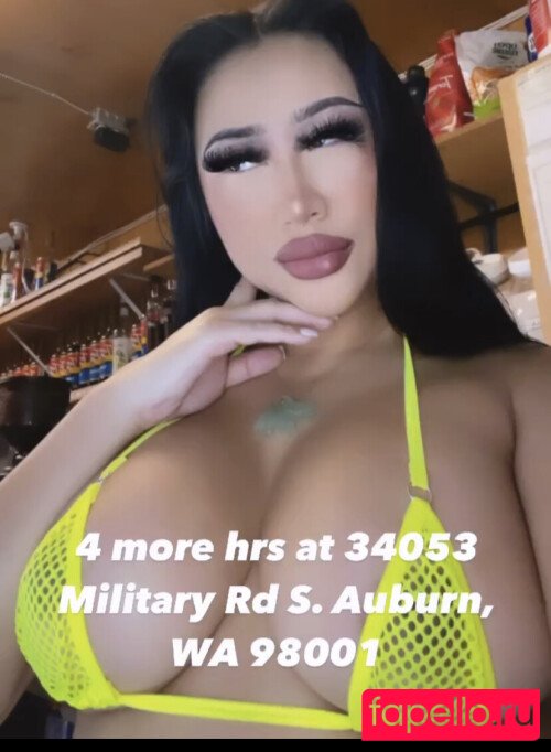 Beamer Babe Nude Onlyfans Photo 31