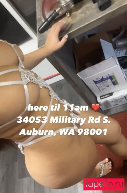 Beamer Babe Nude Onlyfans Photo 29