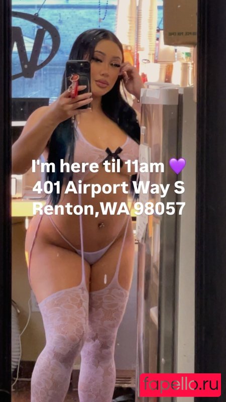 Beamer Babe Nude Onlyfans Photo 10