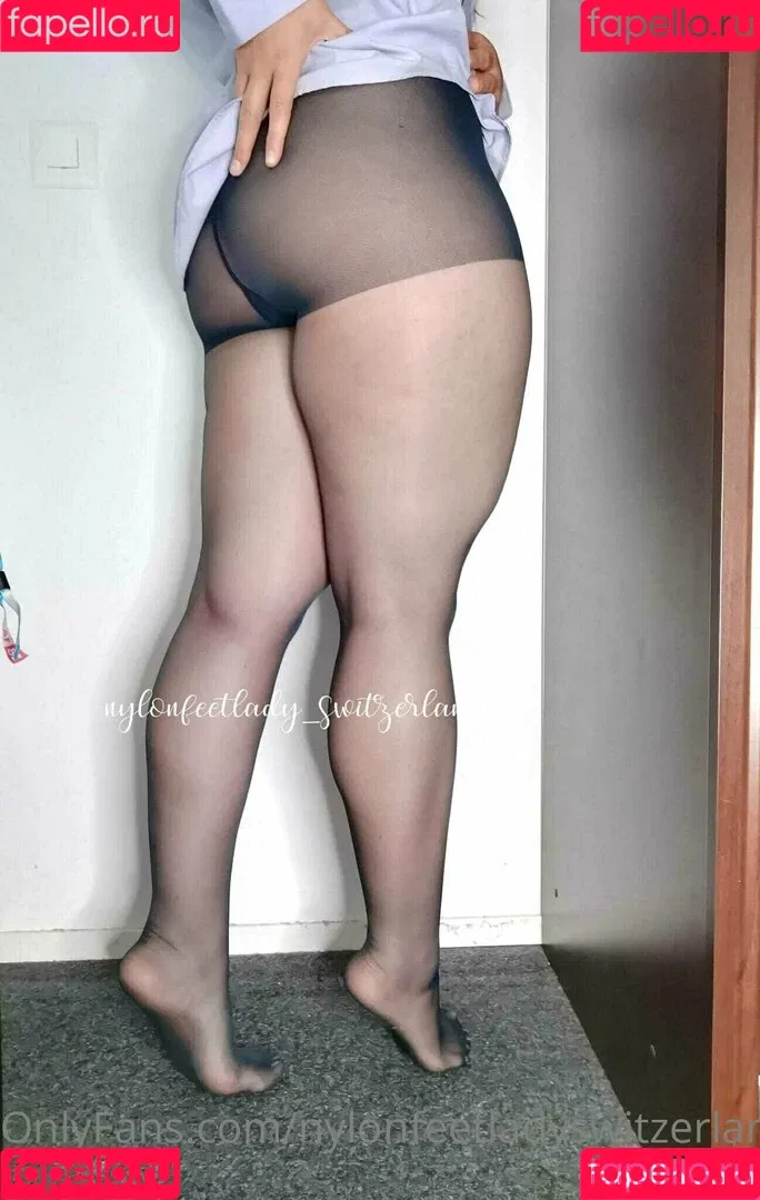 nylonfeetladyswitzerland Onlyfans Photo Gallery 