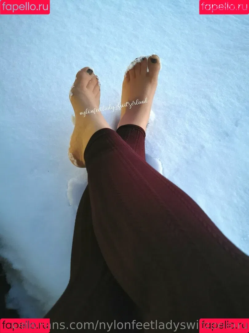 nylonfeetladyswitzerland Onlyfans Photo Gallery 