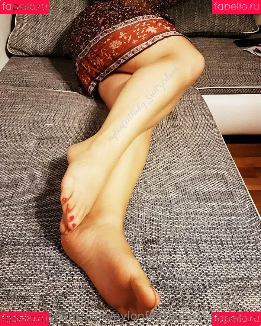 nylonfeetladyswitzerland Onlyfans Photo Gallery 