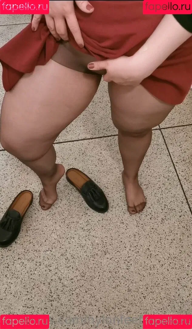 nylonfeetladyswitzerland Onlyfans Photo Gallery 