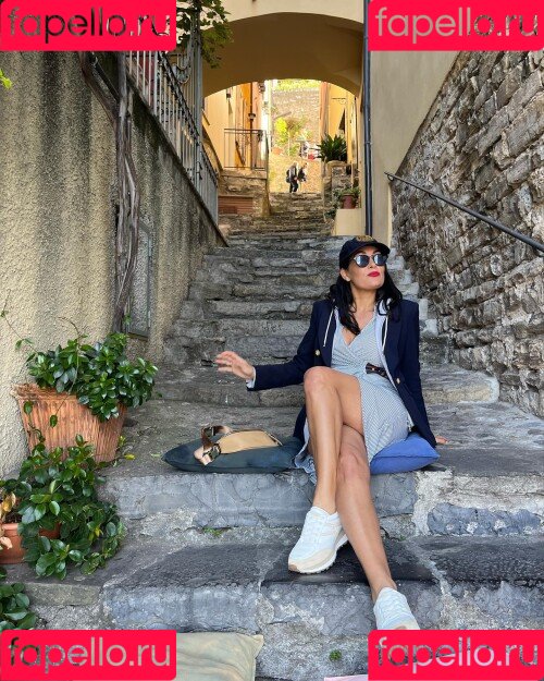 The Bella Twins: Onlyfans Photo Gallery 