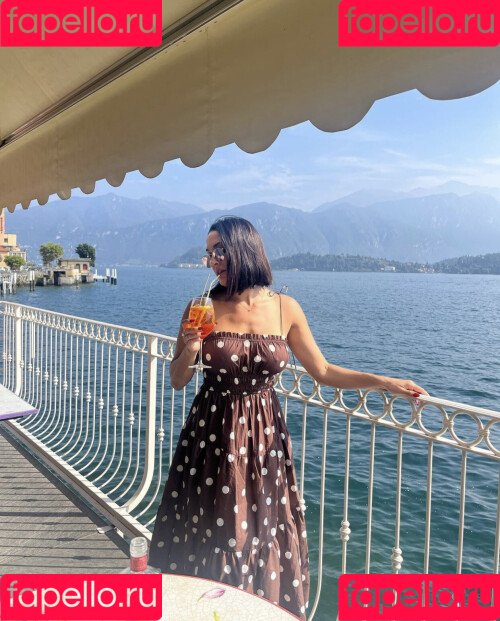 The Bella Twins: Onlyfans Photo Gallery 