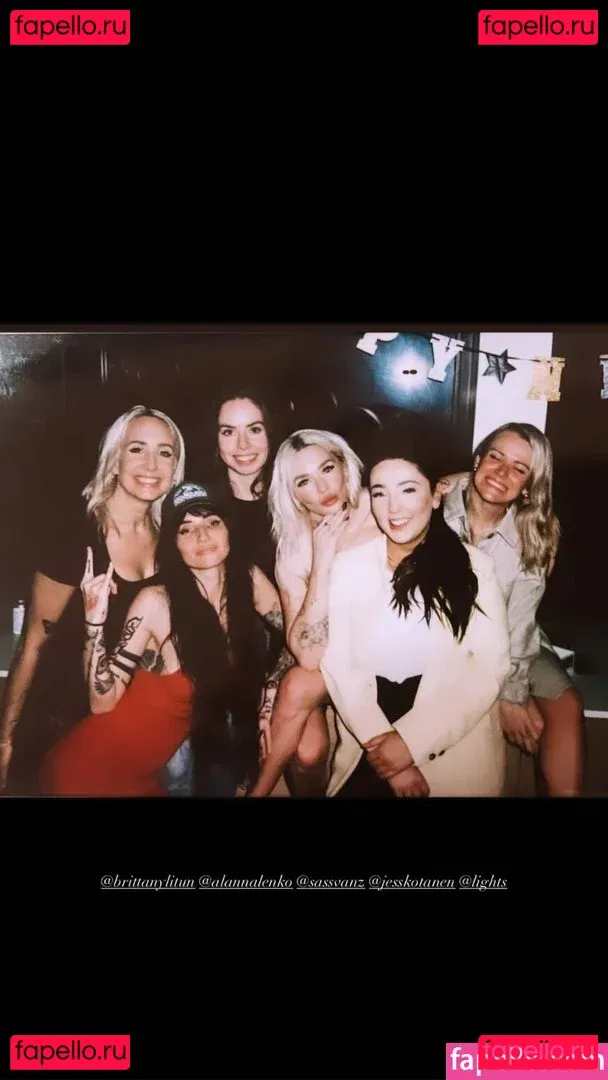 Lights Poxleitner Onlyfans Photo Gallery 