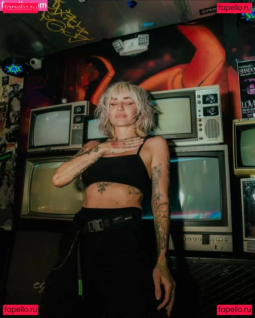 Lights Poxleitner Onlyfans Photo Gallery 