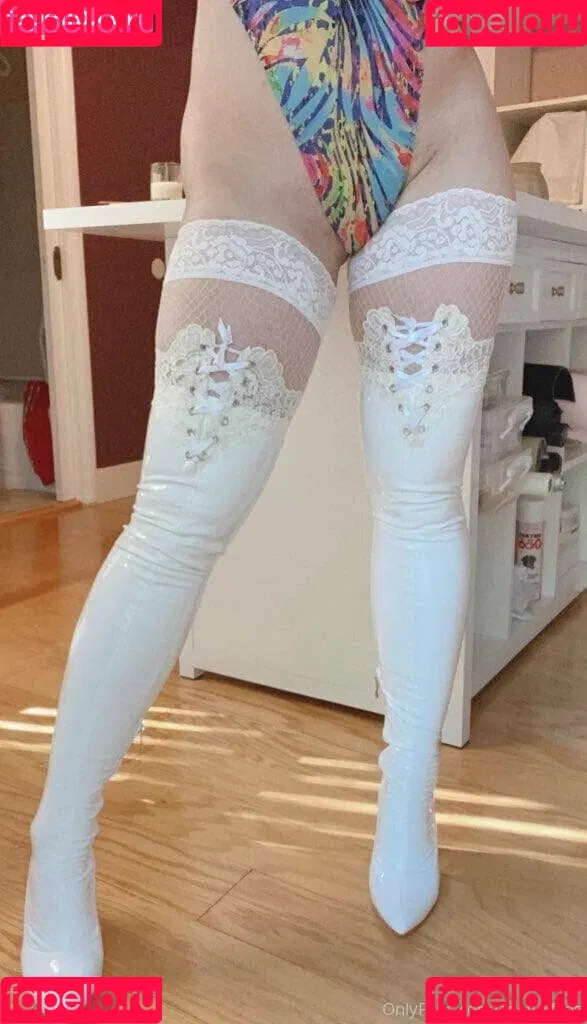 zoevolfcos Onlyfans Photo Gallery 