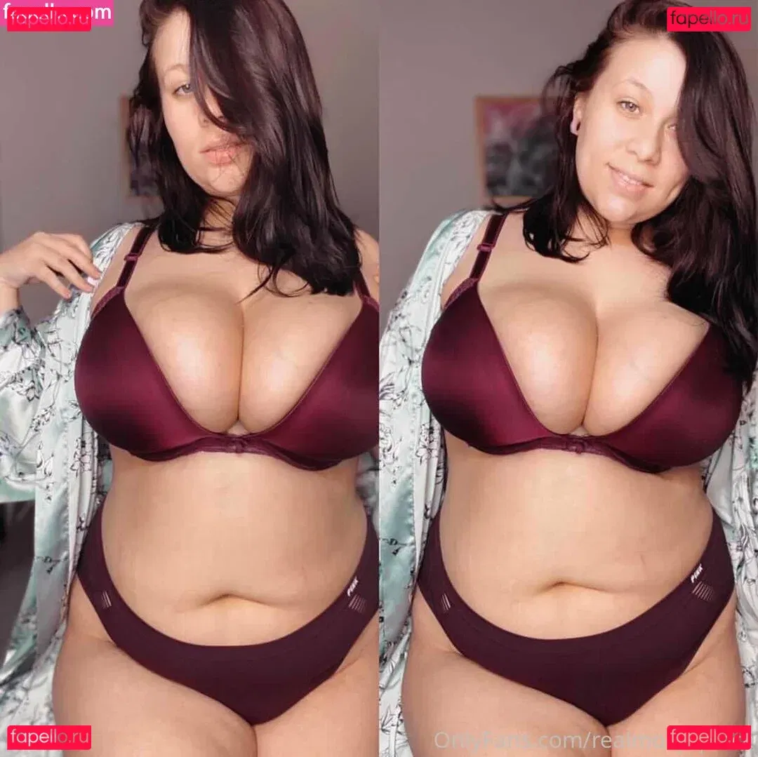 realmollysplace Onlyfans Photo Gallery 