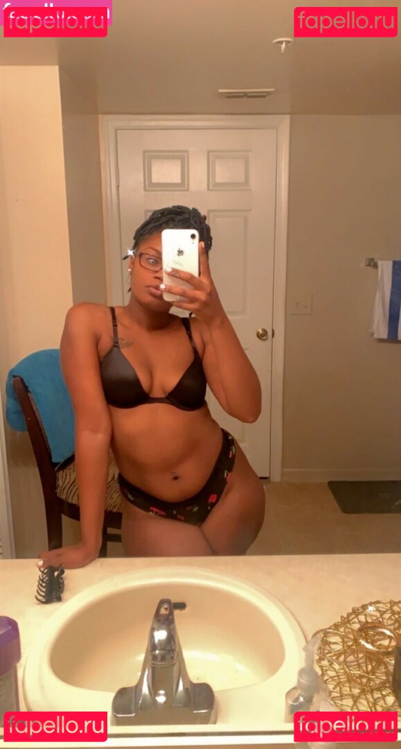 Tayna H / bellefamncreole_ / famncreole Onlyfans Photo Gallery 