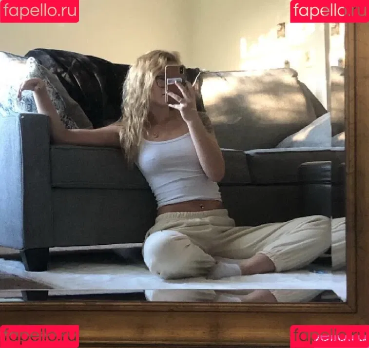 annalovesbanana Onlyfans Photo Gallery 