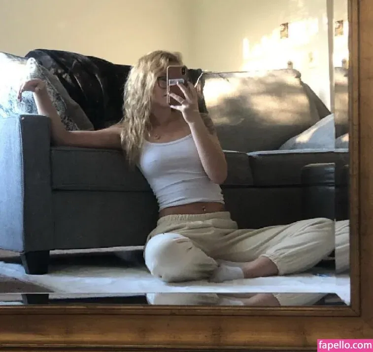 annalovesbanana Onlyfans Photo Gallery 