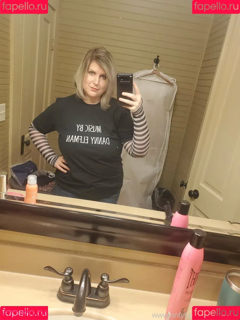 bee88i Onlyfans Photo Gallery 