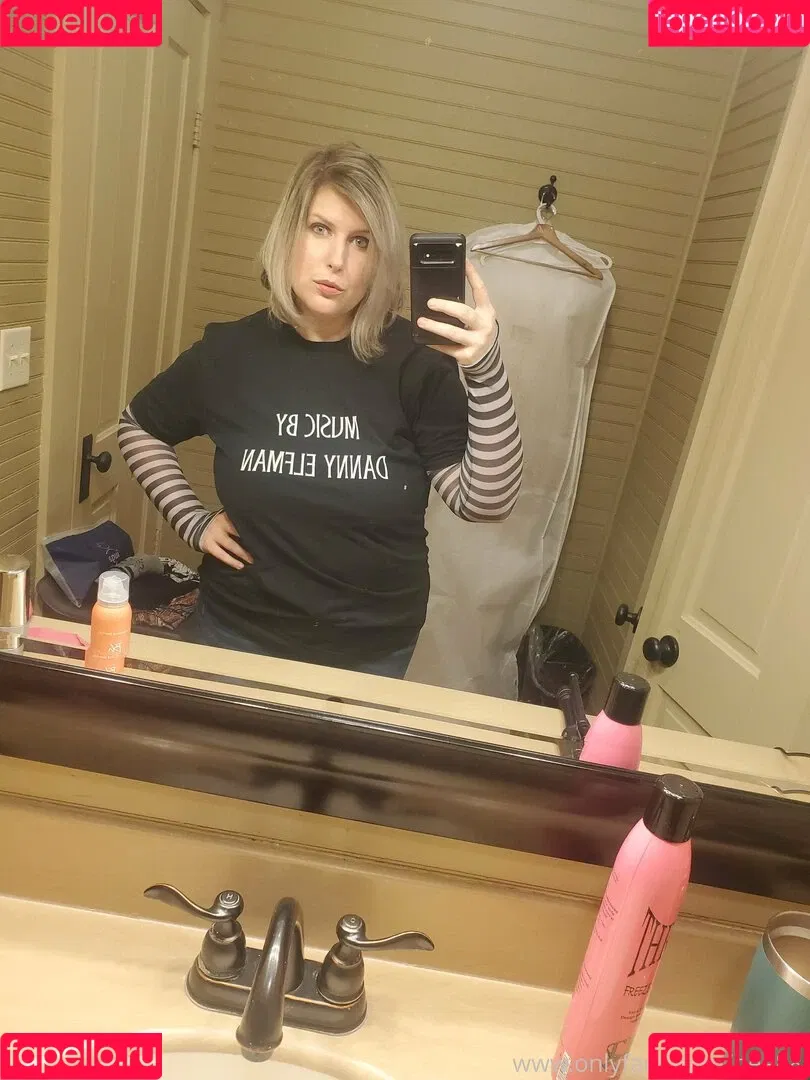 bee88i Onlyfans Photo Gallery 