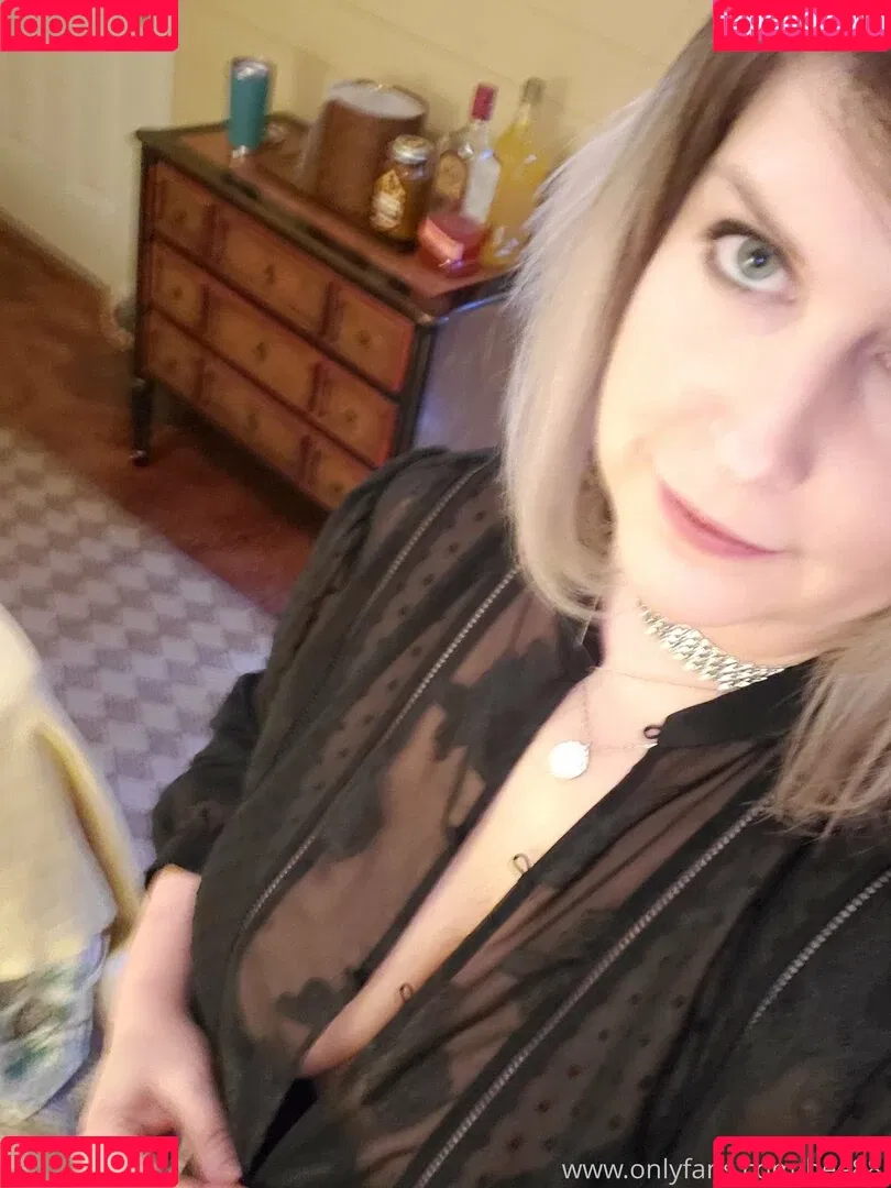 bee88i Onlyfans Photo Gallery 