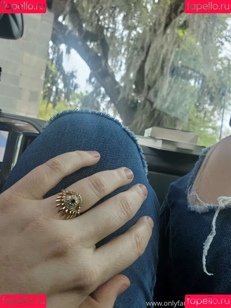 bee88i Onlyfans Photo Gallery 
