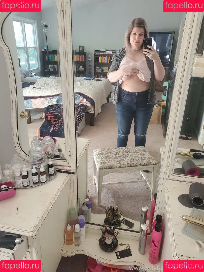 bee88i Onlyfans Photo Gallery 
