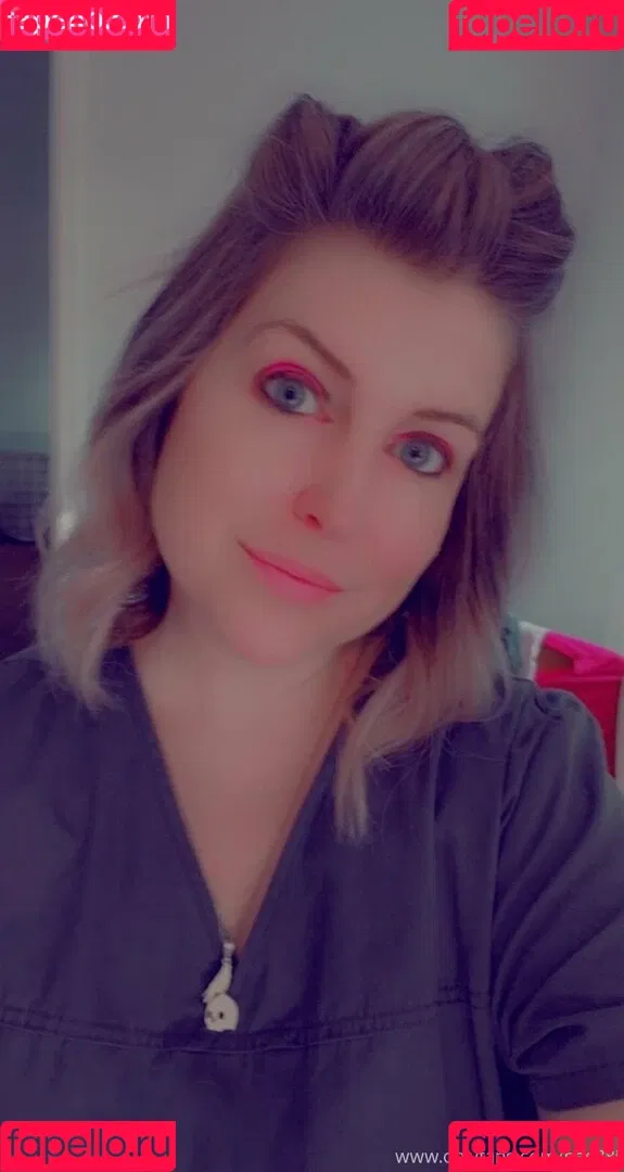 bee88i Onlyfans Photo Gallery 