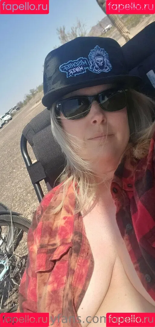 bee88i Onlyfans Photo Gallery 