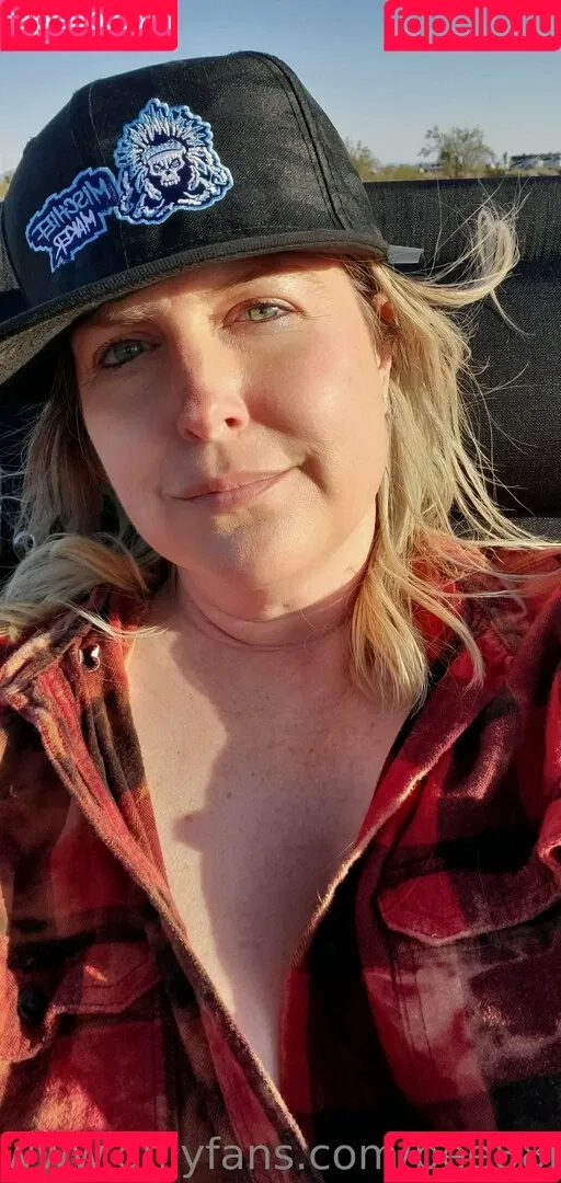 bee88i Onlyfans Photo Gallery 