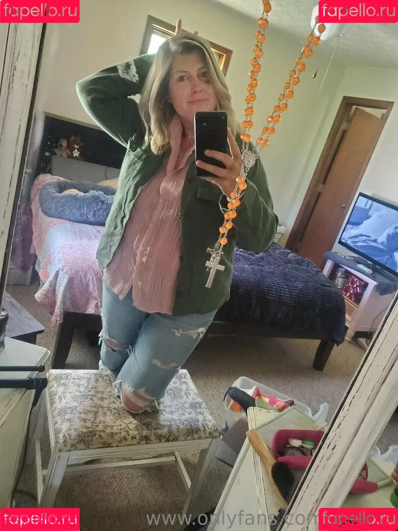 bee88i Onlyfans Photo Gallery 