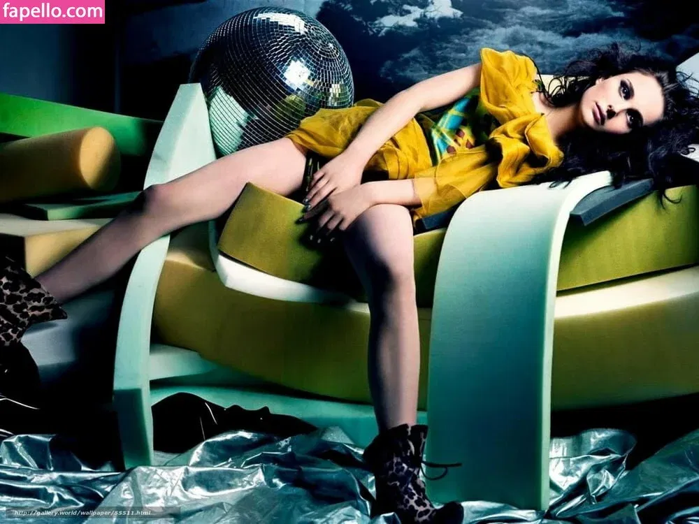 Natalie Portman Onlyfans Photo Gallery 