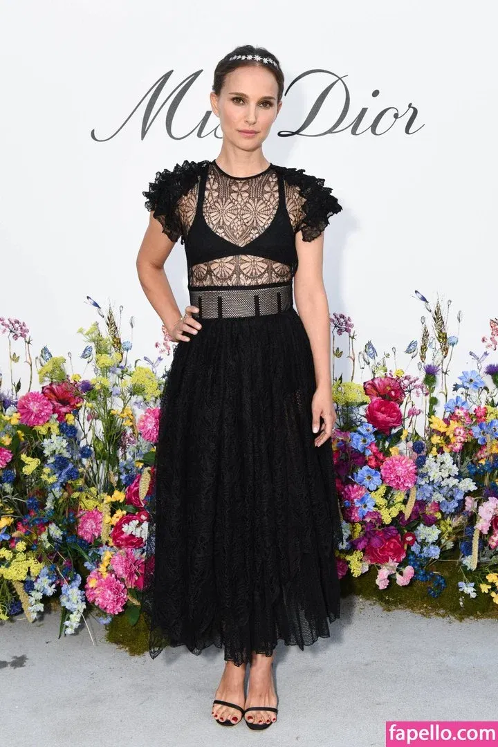 Natalie Portman Onlyfans Photo Gallery 