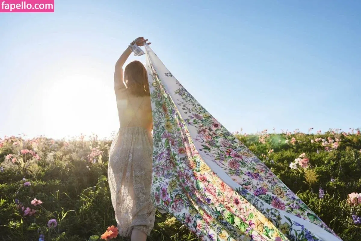 Natalie Portman Onlyfans Photo Gallery 