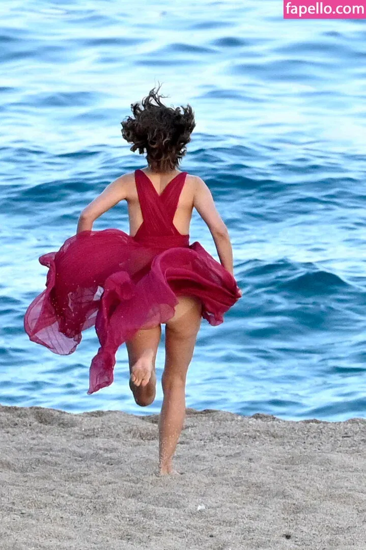 Natalie Portman Onlyfans Photo Gallery 