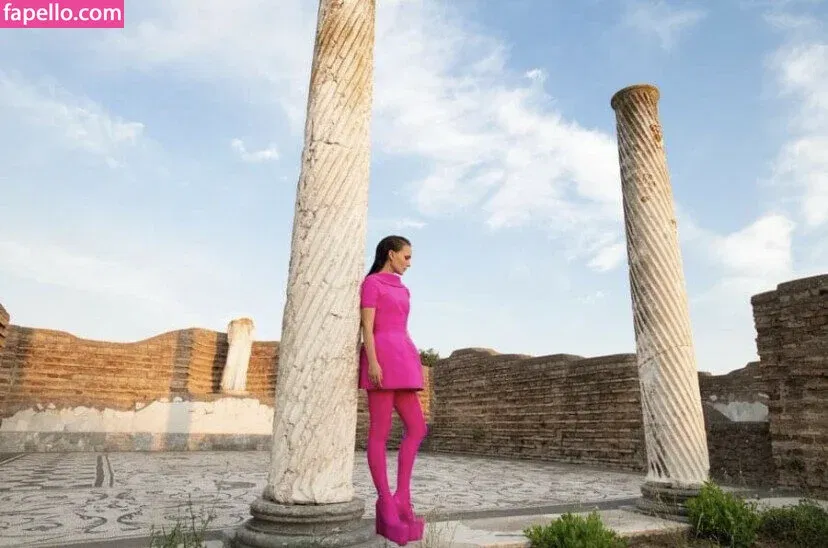 Natalie Portman Onlyfans Photo Gallery 