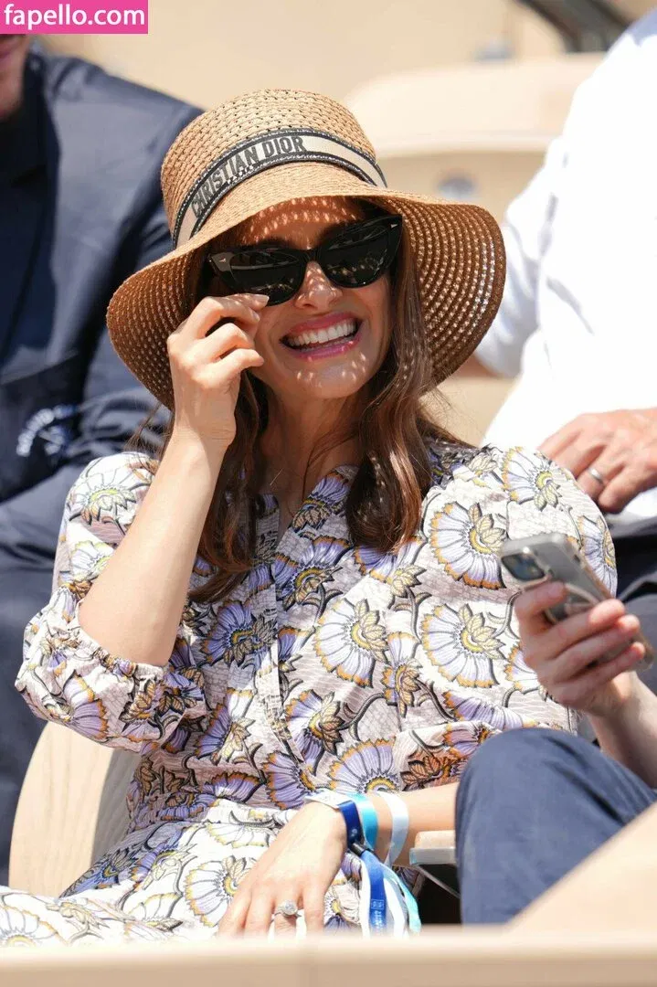 Natalie Portman Onlyfans Photo Gallery 