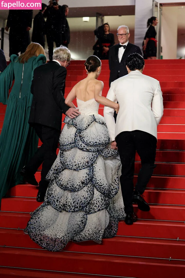 Natalie Portman Onlyfans Photo Gallery 