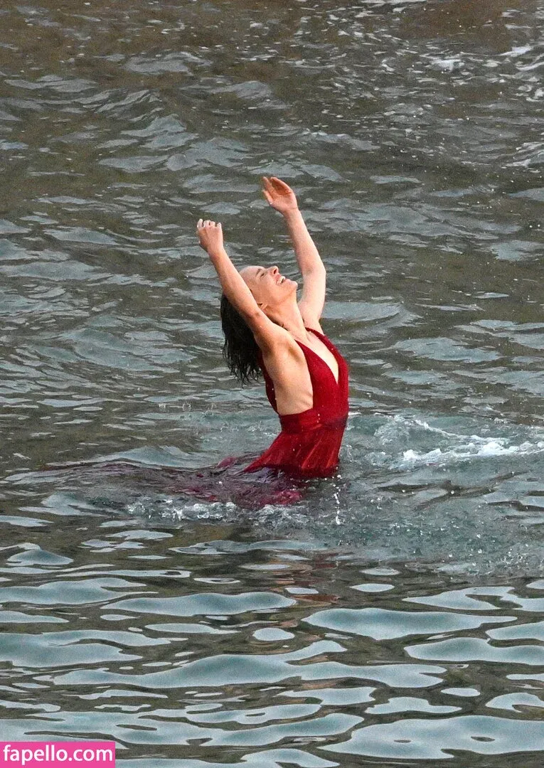 Natalie Portman Onlyfans Photo Gallery 