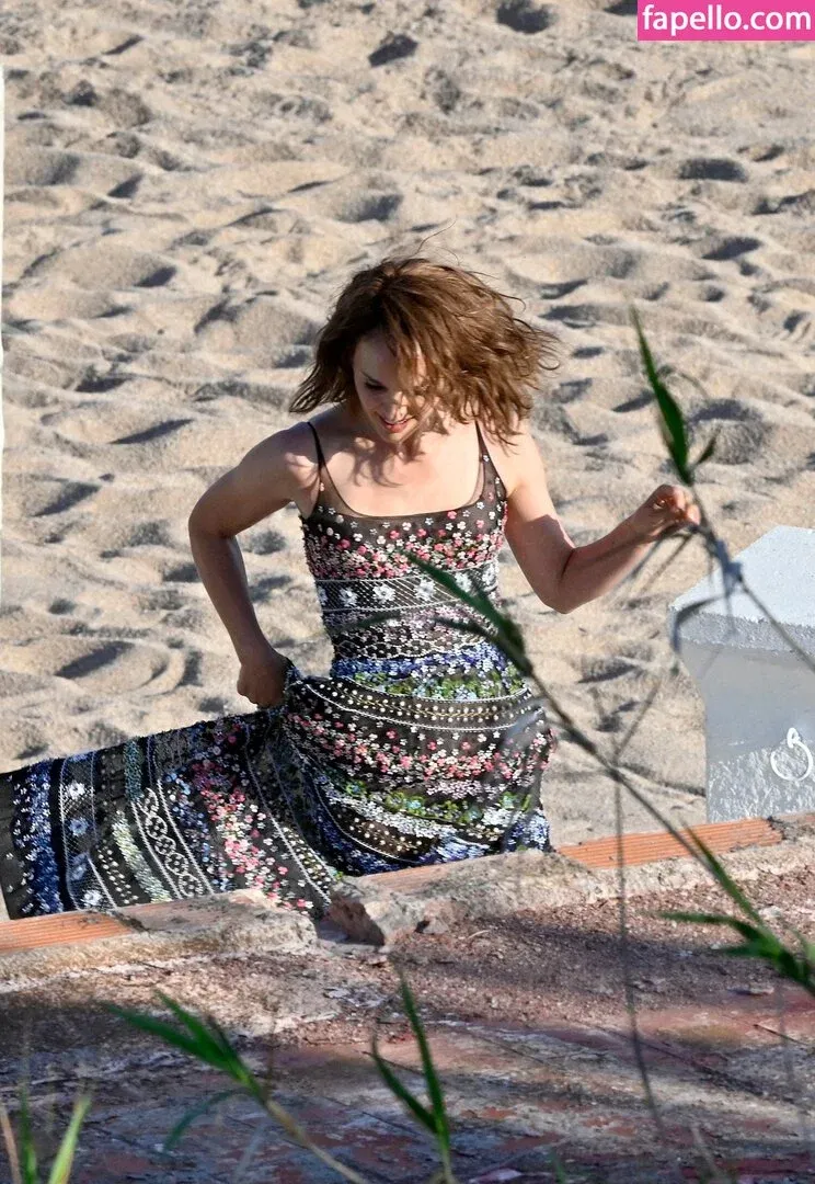 Natalie Portman Onlyfans Photo Gallery 