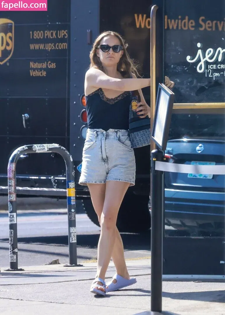 Natalie Portman Onlyfans Photo Gallery 