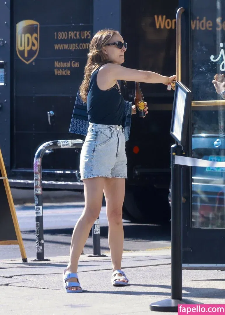 Natalie Portman Onlyfans Photo Gallery 