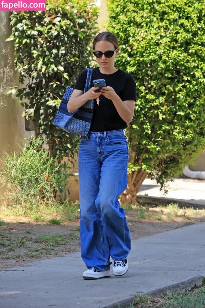 Natalie Portman Onlyfans Photo Gallery 