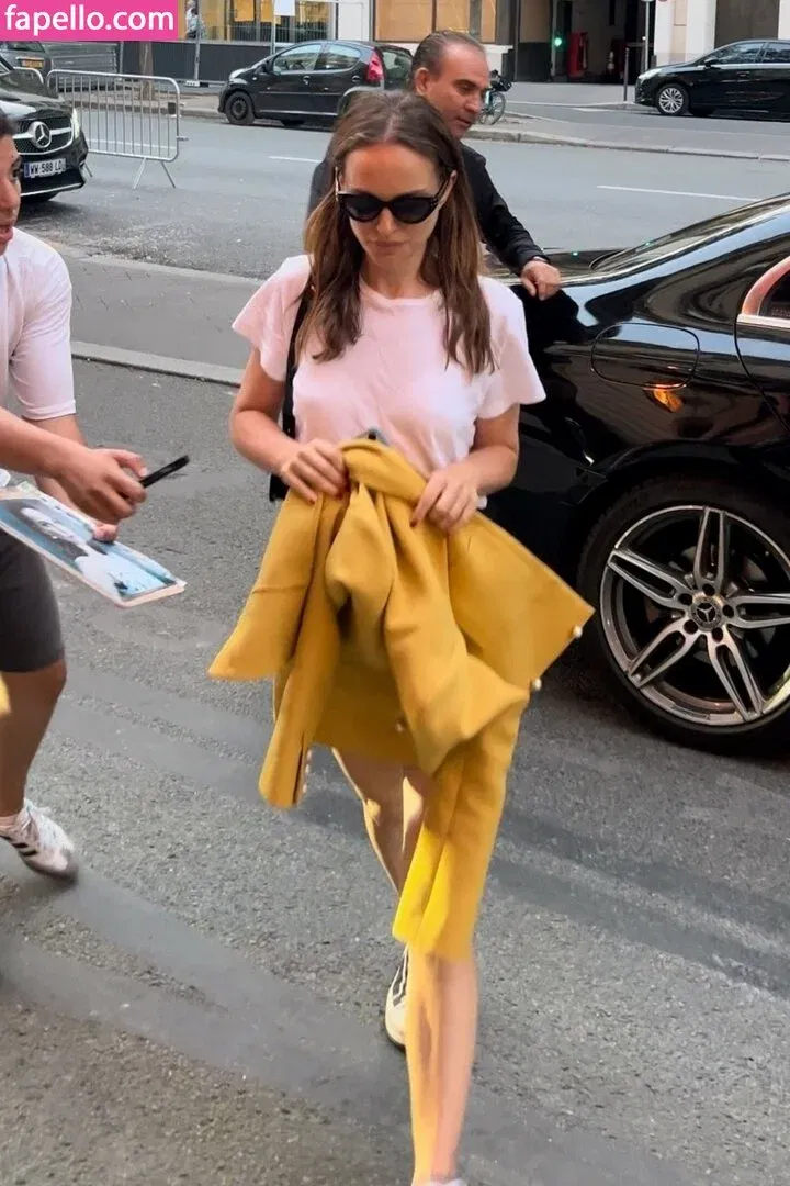 Natalie Portman Onlyfans Photo Gallery 