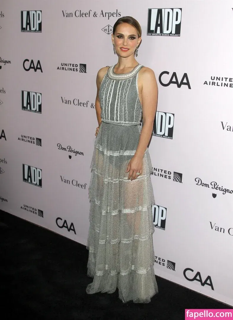 Natalie Portman Onlyfans Photo Gallery 