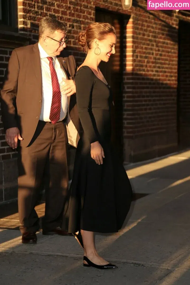 Natalie Portman Onlyfans Photo Gallery 